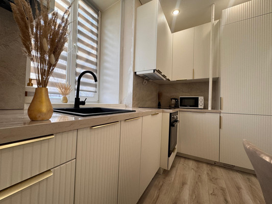 Продам трехкомнатную (3-комн.) квартиру, Енисейская ул, 2/23, Казань г