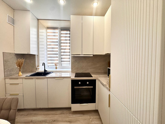 Продам трехкомнатную (3-комн.) квартиру, Енисейская ул, 2/23, Казань г