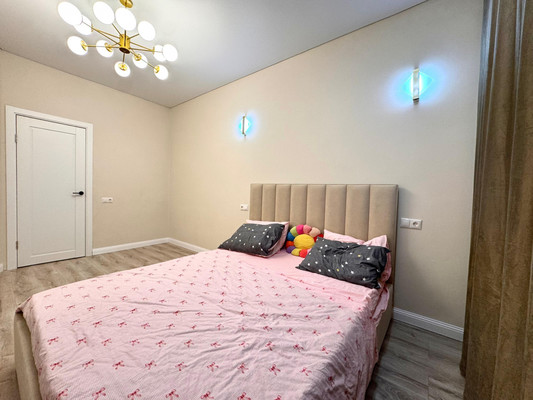 Продам трехкомнатную (3-комн.) квартиру, Енисейская ул, 2/23, Казань г