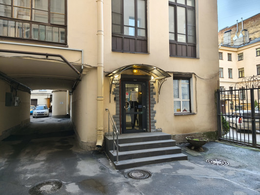 Продам комнату в 4-комн. квартире, Малая Морская ул, 19, Санкт-Петербург г