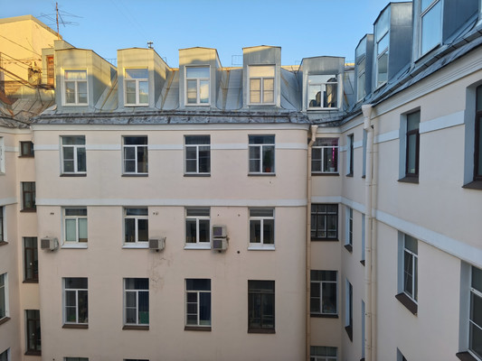 Продам комнату в 4-комн. квартире, Малая Морская ул, 19, Санкт-Петербург г