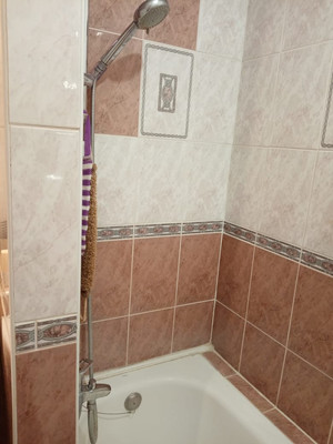 Продам трехкомнатную (3-комн.) квартиру, Добровольского ул, 5, Ростов-на-Дону г