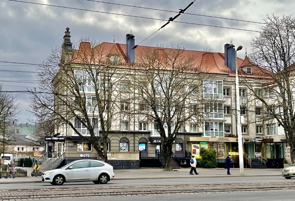 Сдам торговое помещение 103,7 м2, Ленинский пр-кт, 8а-8б, Калининград г
