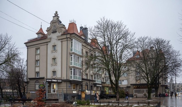 Сдам торговое помещение 103,7 м2, Ленинский пр-кт, 8а-8б, Калининград г