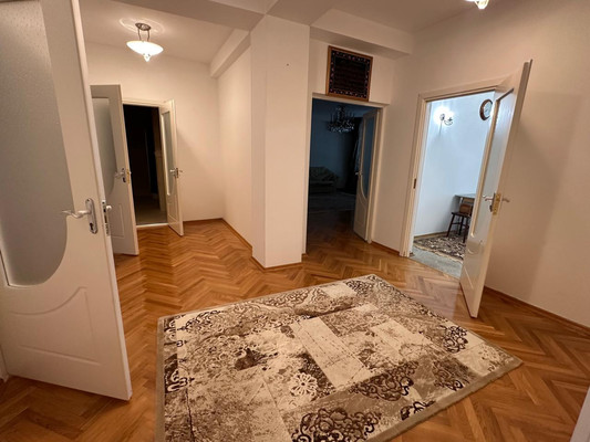 Продам трехкомнатную (3-комн.) квартиру, Журавлева ул, 4, Махачкала г