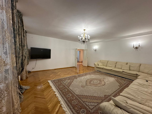 Продам трехкомнатную (3-комн.) квартиру, Журавлева ул, 4, Махачкала г