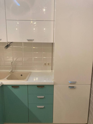 Продам двухкомнатную (2-комн.) квартиру, Параллельная (Центральный р-н) ул, 95, Сочи г