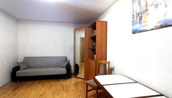 Продам однокомнатную (1-комн.) квартиру, Ковров пер, 4к2, Москва г