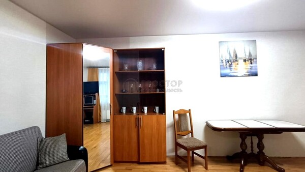 Продам однокомнатную (1-комн.) квартиру, Ковров пер, 4к2, Москва г