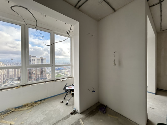 Продам трехкомнатную (3-комн.) квартиру, Крымской весны ул, 5к7, Мирное с