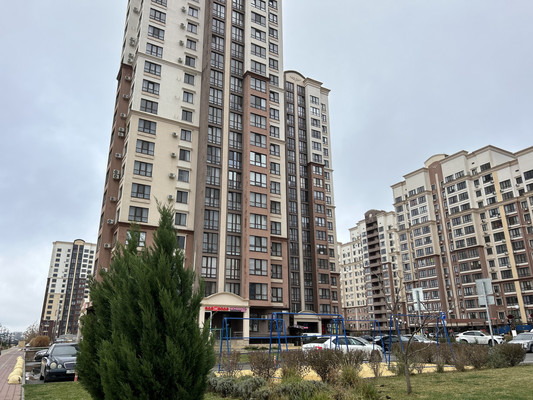 Продам трехкомнатную (3-комн.) квартиру, Крымской весны ул, 5к7, Мирное с
