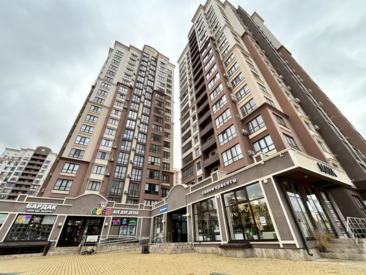 Продам трехкомнатную (3-комн.) квартиру, Крымской весны ул, 5к7, Мирное с