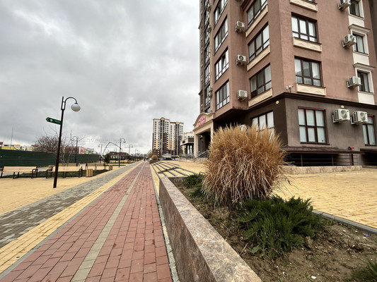 Продам трехкомнатную (3-комн.) квартиру, Крымской весны ул, 5к7, Мирное с