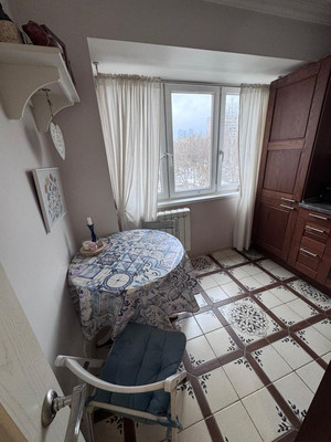 Продам двухкомнатную (2-комн.) квартиру, Нежинская ул, 19к1, Москва г