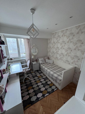 Продам двухкомнатную (2-комн.) квартиру, Нежинская ул, 19к1, Москва г