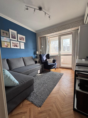 Продам двухкомнатную (2-комн.) квартиру, Нежинская ул, 19к1, Москва г