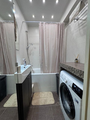 Продам двухкомнатную (2-комн.) квартиру, Нежинская ул, 19к1, Москва г