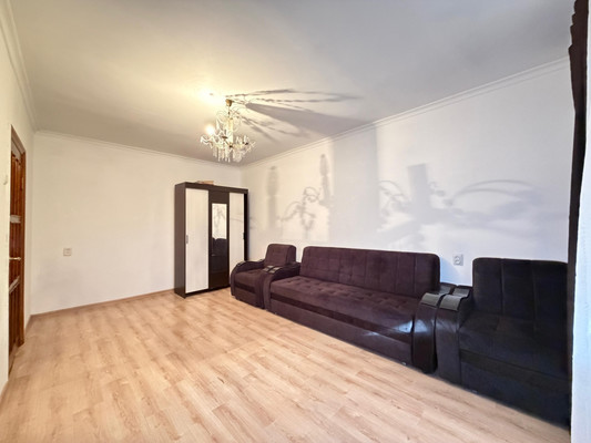 Продам двухкомнатную (2-комн.) квартиру, Ватутина ул, 8, Нальчик г