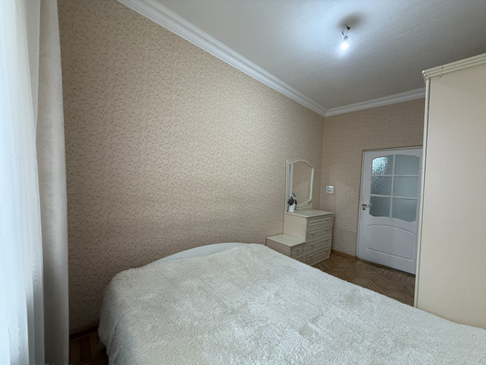 Продам двухкомнатную (2-комн.) квартиру, Ленина пр-кт, 12к2, Нальчик г