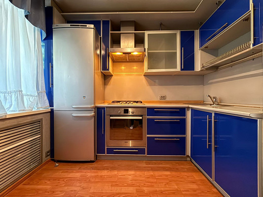 Продам трехкомнатную (3-комн.) квартиру, Островского пер, 18-20, Ростов-на-Дону г