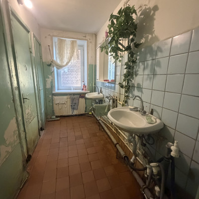 Сдам комнату в 6-комн. квартире, Заводской пр-кт, 38, Колпино г