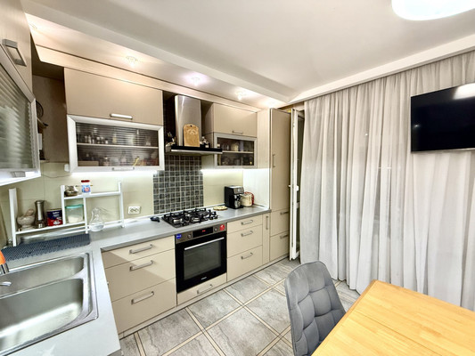 Продам трехкомнатную (3-комн.) квартиру, И.Г.Лексина ул, 54, Симферополь г