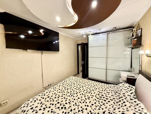 Продам трехкомнатную (3-комн.) квартиру, И.Г.Лексина ул, 54, Симферополь г