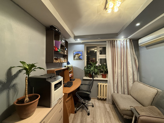 Продам трехкомнатную (3-комн.) квартиру, И.Г.Лексина ул, 54, Симферополь г