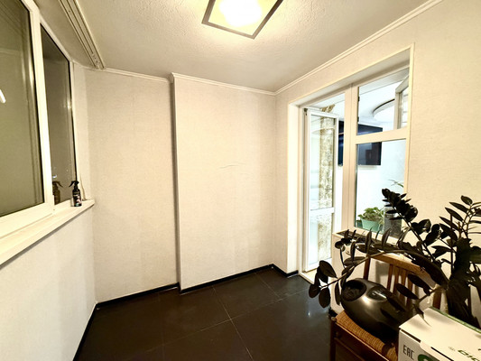 Продам трехкомнатную (3-комн.) квартиру, И.Г.Лексина ул, 54, Симферополь г