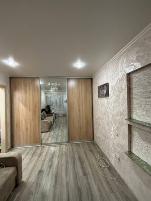 Продам однокомнатную (1-комн.) квартиру, Фатыха Амирхана ул, 12кБ, Казань г