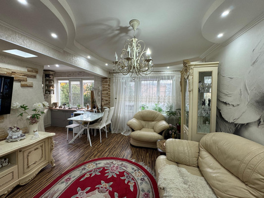 Продам трехкомнатную (3-комн.) квартиру, Советской Армии ул, 138, Армавир г