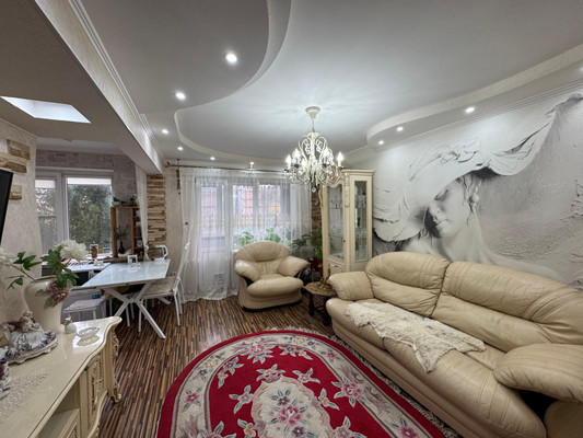 Продам трехкомнатную (3-комн.) квартиру, Советской Армии ул, 138, Армавир г