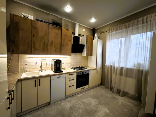 Продам двухкомнатную (2-комн.) квартиру, Золотаревского ул, 8ка, Новороссийск г