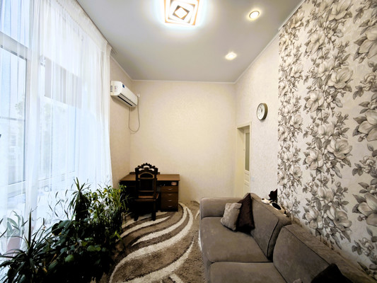 Продам двухкомнатную (2-комн.) квартиру, Золотаревского ул, 8ка, Новороссийск г