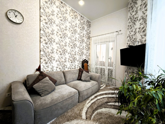 Продам двухкомнатную (2-комн.) квартиру, Золотаревского ул, 8ка, Новороссийск г