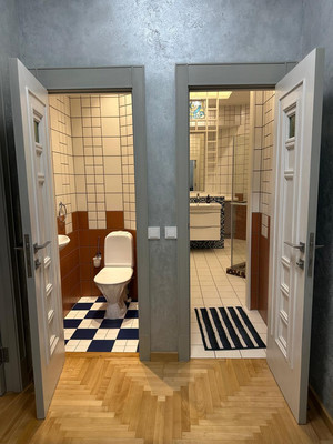 Продам трехкомнатную (3-комн.) квартиру, Каменноостровский пр-кт, 67, Санкт-Петербург г