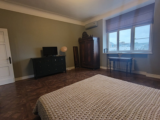 Продам трехкомнатную (3-комн.) квартиру, Козихинский Б. пер, 5/3, Москва г