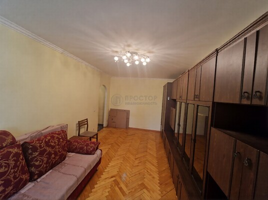 Продам однокомнатную (1-комн.) квартиру, Ореховый б-р, 39к2, Москва г