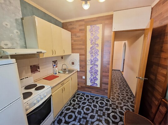 Продам однокомнатную (1-комн.) квартиру, Ореховый б-р, 39к2, Москва г