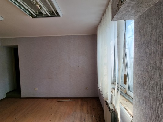 Продам трехкомнатную (3-комн.) квартиру, 60 лет СССР ул, 10, Алушта г