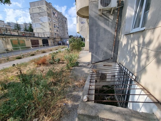 Продам трехкомнатную (3-комн.) квартиру, 60 лет СССР ул, 10, Алушта г