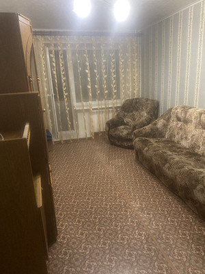 Сдам двухкомнатную (2-комн.) квартиру, Большая ул, 165, Ишим г