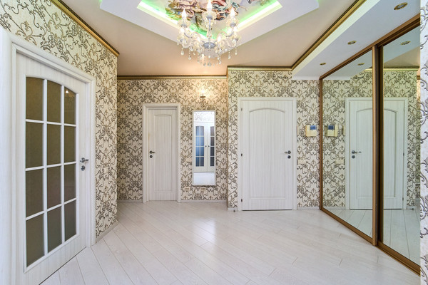 Продам трехкомнатную (3-комн.) квартиру, Российская ул, 72/1к2, Краснодар г