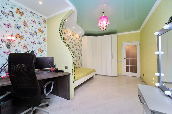 Продам трехкомнатную (3-комн.) квартиру, Российская ул, 72/1к2, Краснодар г