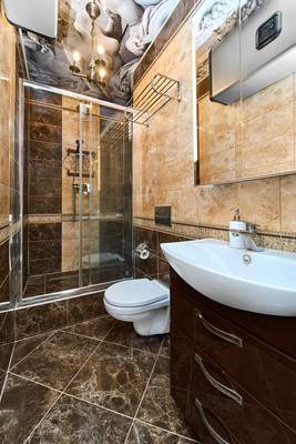 Продам трехкомнатную (3-комн.) квартиру, Российская ул, 72/1к2, Краснодар г