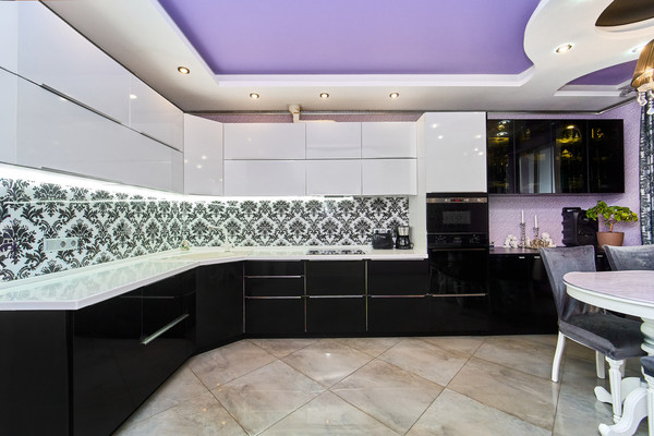 Продам трехкомнатную (3-комн.) квартиру, Российская ул, 72/1к2, Краснодар г