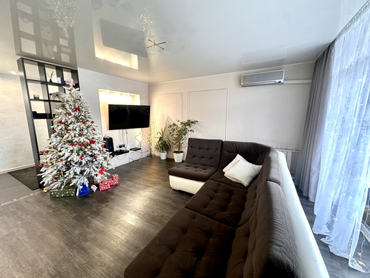 Продам трехкомнатную (3-комн.) квартиру, Авиаторов ул, 40, Красноярск г