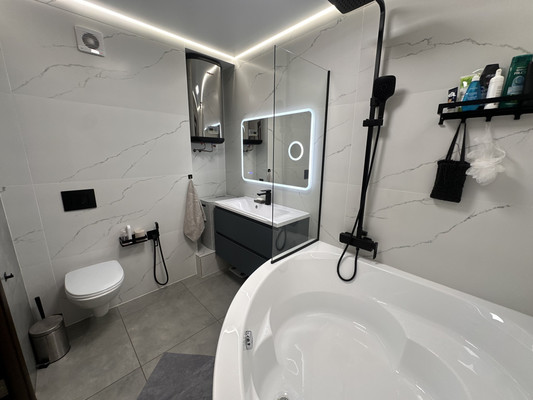 Продам трехкомнатную (3-комн.) квартиру, Авиаторов ул, 40, Красноярск г