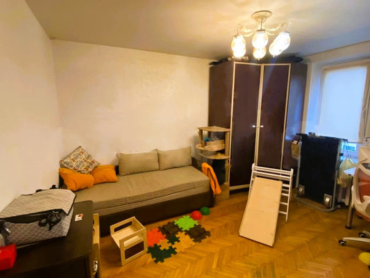 Продам двухкомнатную (2-комн.) квартиру, Есенинский б-р, 9к5, Москва г