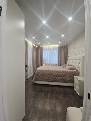 Продам трехкомнатную (3-комн.) квартиру, Стрельнинское ш, 6к3, Красное Село г